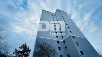 Wunderschöne Vierzimmerwohnung mit Traumaussicht über die Skyline von Frankfurt, 63477 Maintal, Etagenwohnung